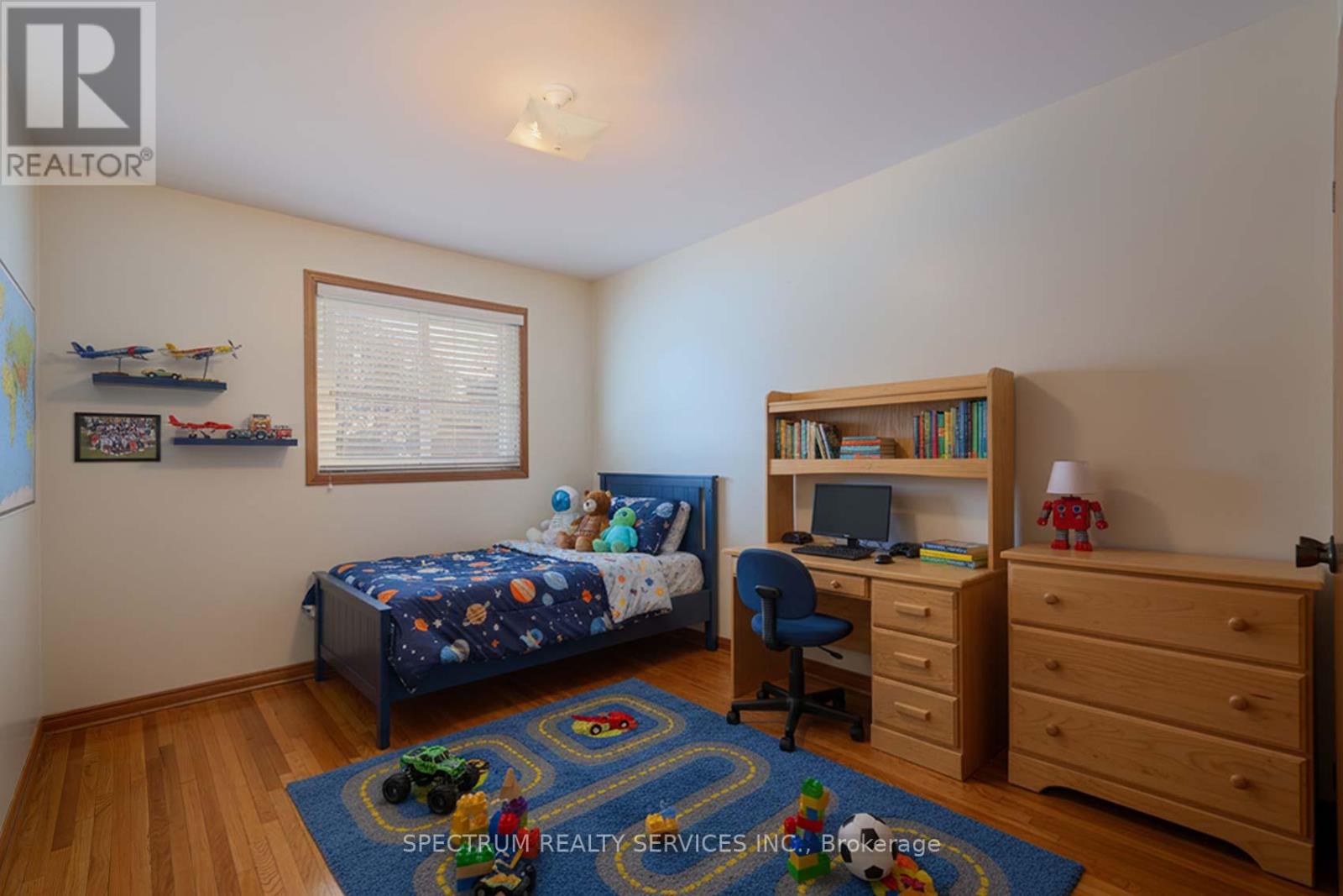 27 Clubhouse Court, Toronto, Ontario  M3L 2L7 - Photo 25 - W12756490