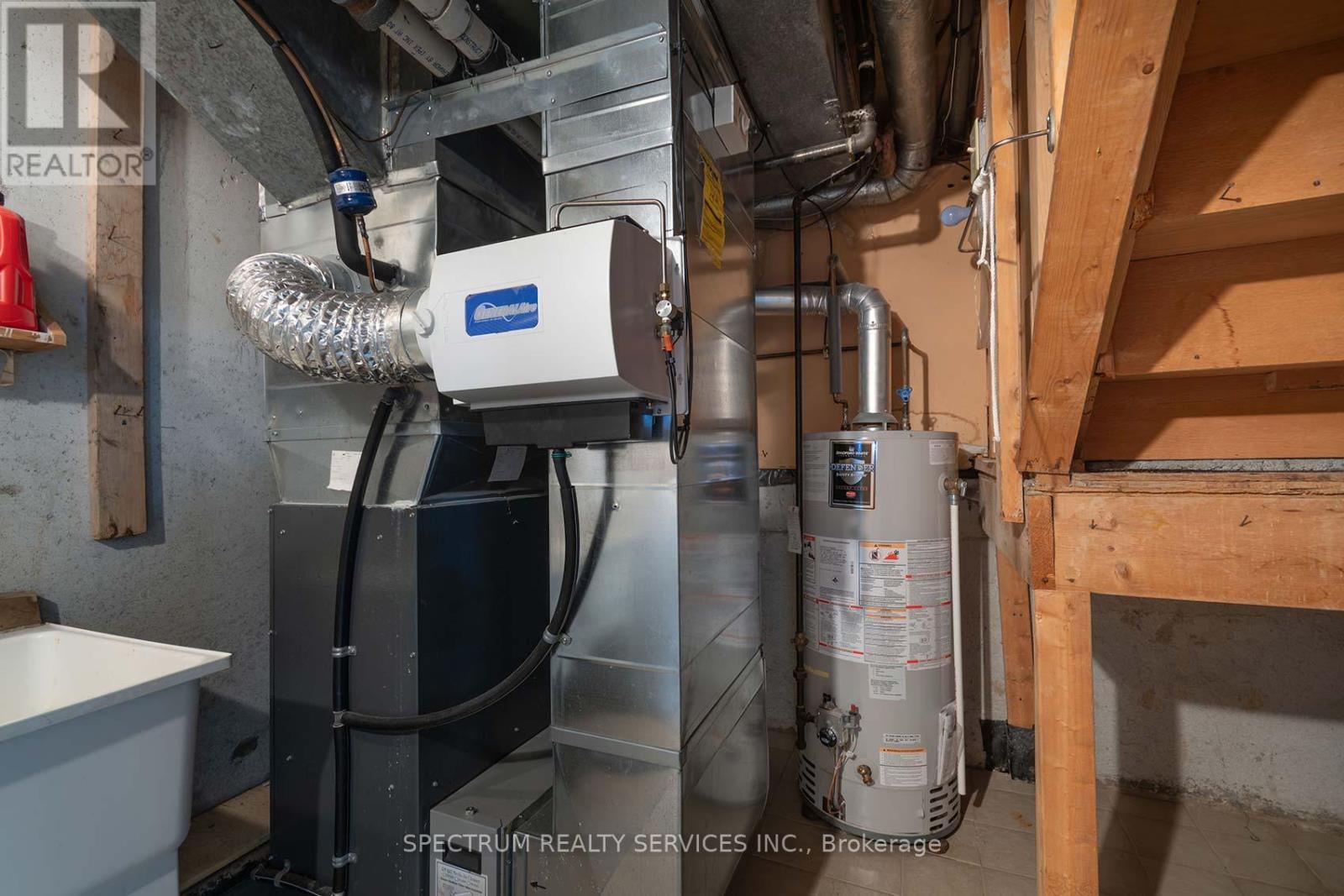 27 Clubhouse Court, Toronto, Ontario  M3L 2L7 - Photo 36 - W12756490