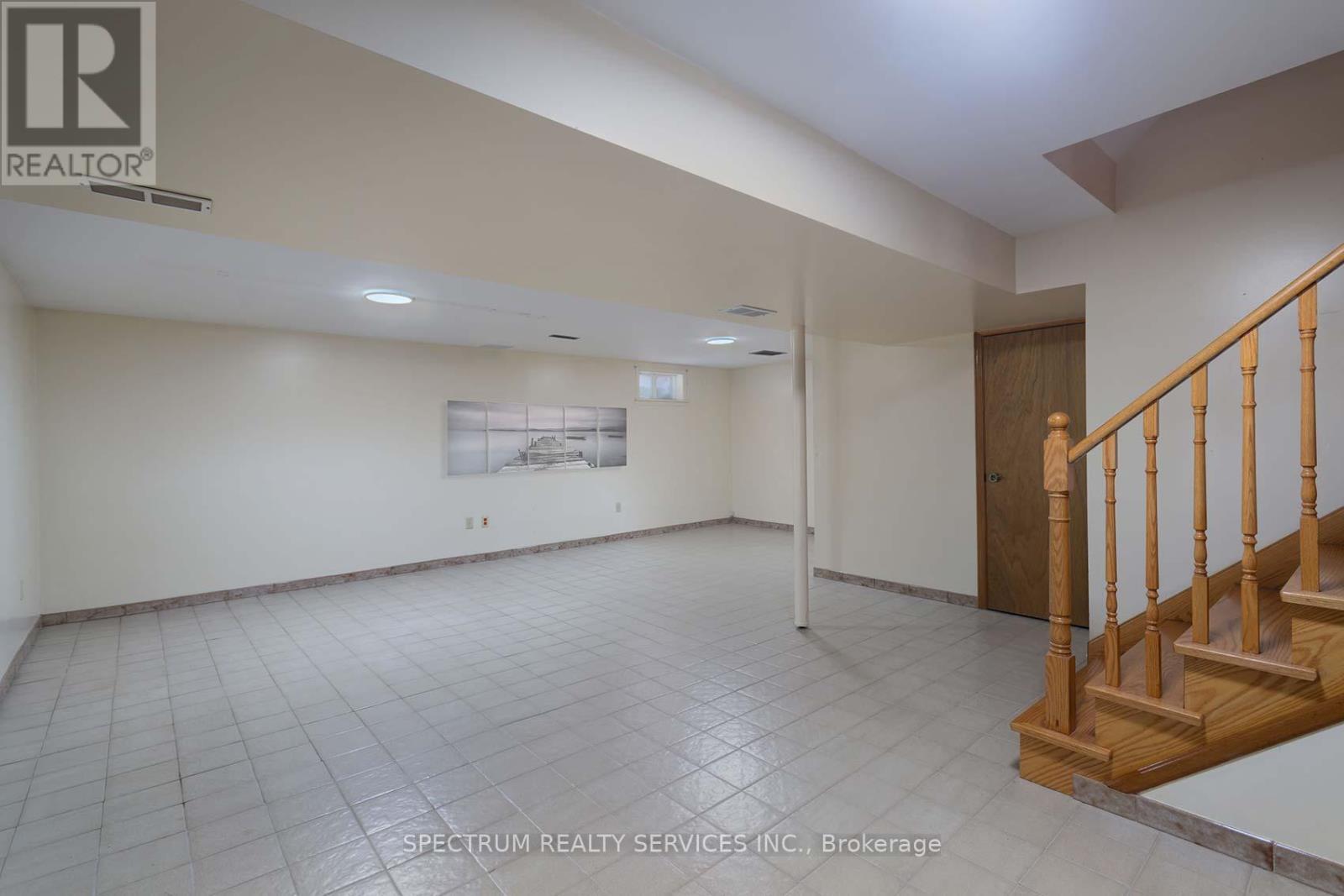 27 Clubhouse Court, Toronto, Ontario  M3L 2L7 - Photo 38 - W12756490