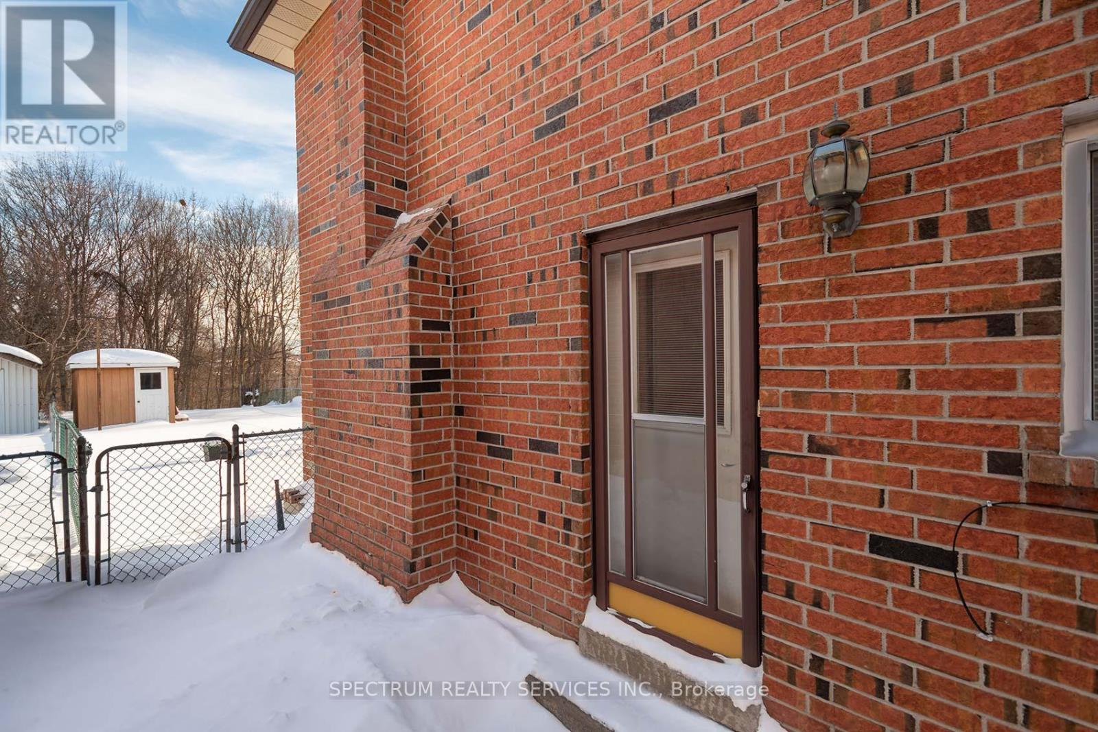 27 Clubhouse Court, Toronto, Ontario  M3L 2L7 - Photo 39 - W12756490