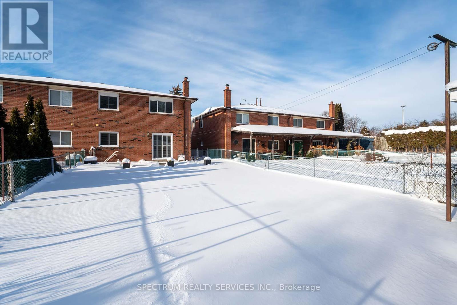 27 Clubhouse Court, Toronto, Ontario  M3L 2L7 - Photo 41 - W12756490