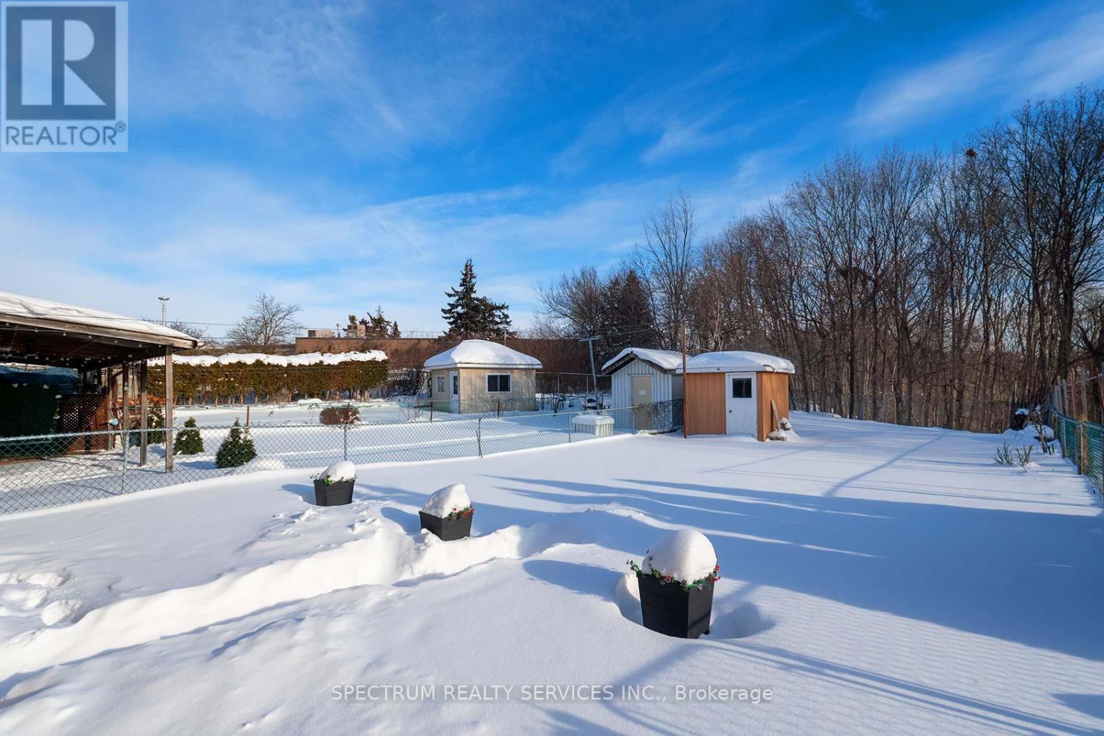 27 Clubhouse Court, Toronto, Ontario  M3L 2L7 - Photo 42 - W12756490