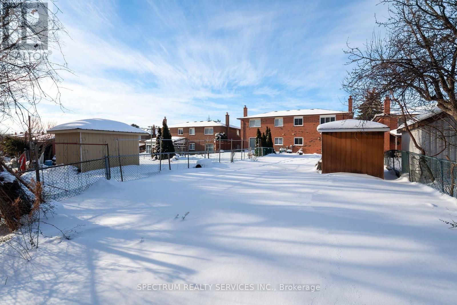 27 Clubhouse Court, Toronto, Ontario  M3L 2L7 - Photo 45 - W12756490