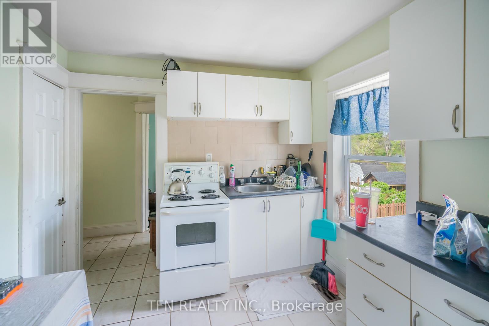 70 Mill Street, Welland (Broadway), Ontario  L3C 4Y2 - Photo 7 - X12756508