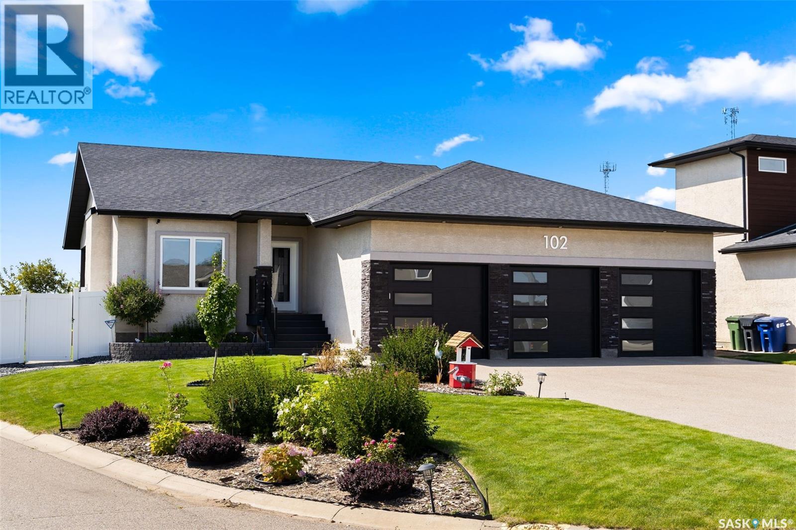 102 Plains Court, Pilot Butte, Saskatchewan  S0G 3Z0 - Photo 3 - SK027713