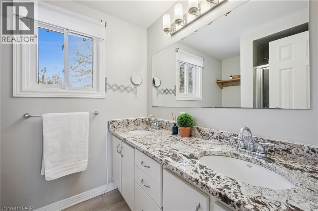 33 Manitoulin Crescent, Kitchener, Ontario  N2A 3J4 - Photo 33 - 40802155