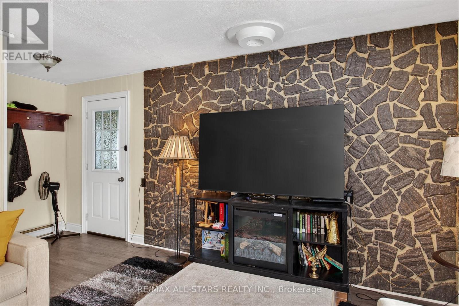 220 Mcguire Beach Road, Kawartha Lakes, Ontario  K0M 2B0 - Photo 17 - X12756516