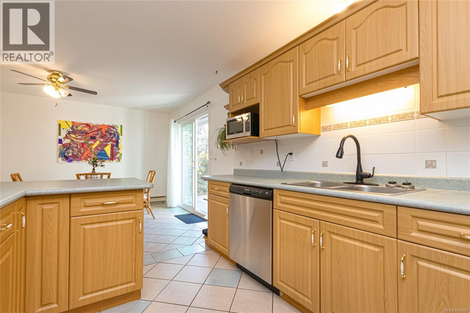 710 Greenlea Dr, Saanich, British Columbia  V8Z 6V8 - Photo 12 - 1023426