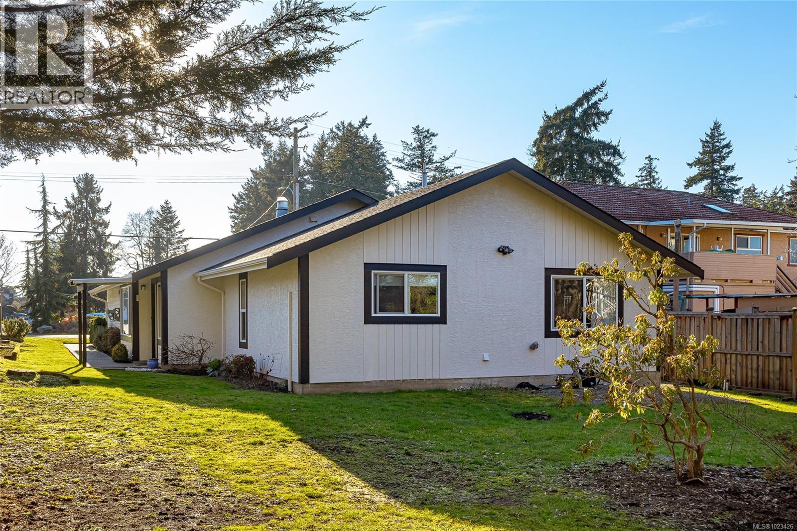 710 Greenlea Dr, Saanich, British Columbia  V8Z 6V8 - Photo 29 - 1023426