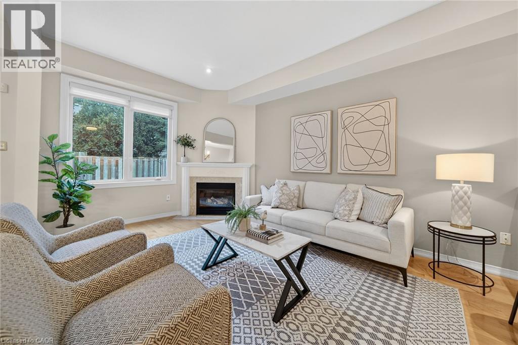 81 VALRIDGE Drive Unit# 36, Ancaster, Ontario