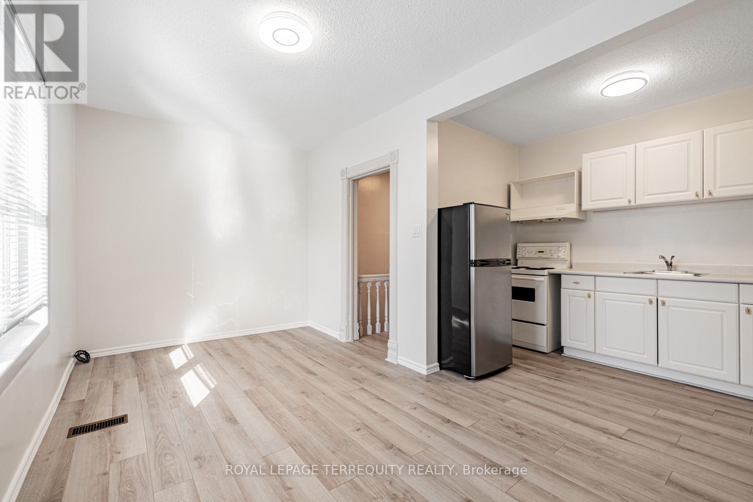 Top Floor - 171 Christie Street, Toronto (Annex), Ontario  M6G 3B3 - Photo 6 - C12756614