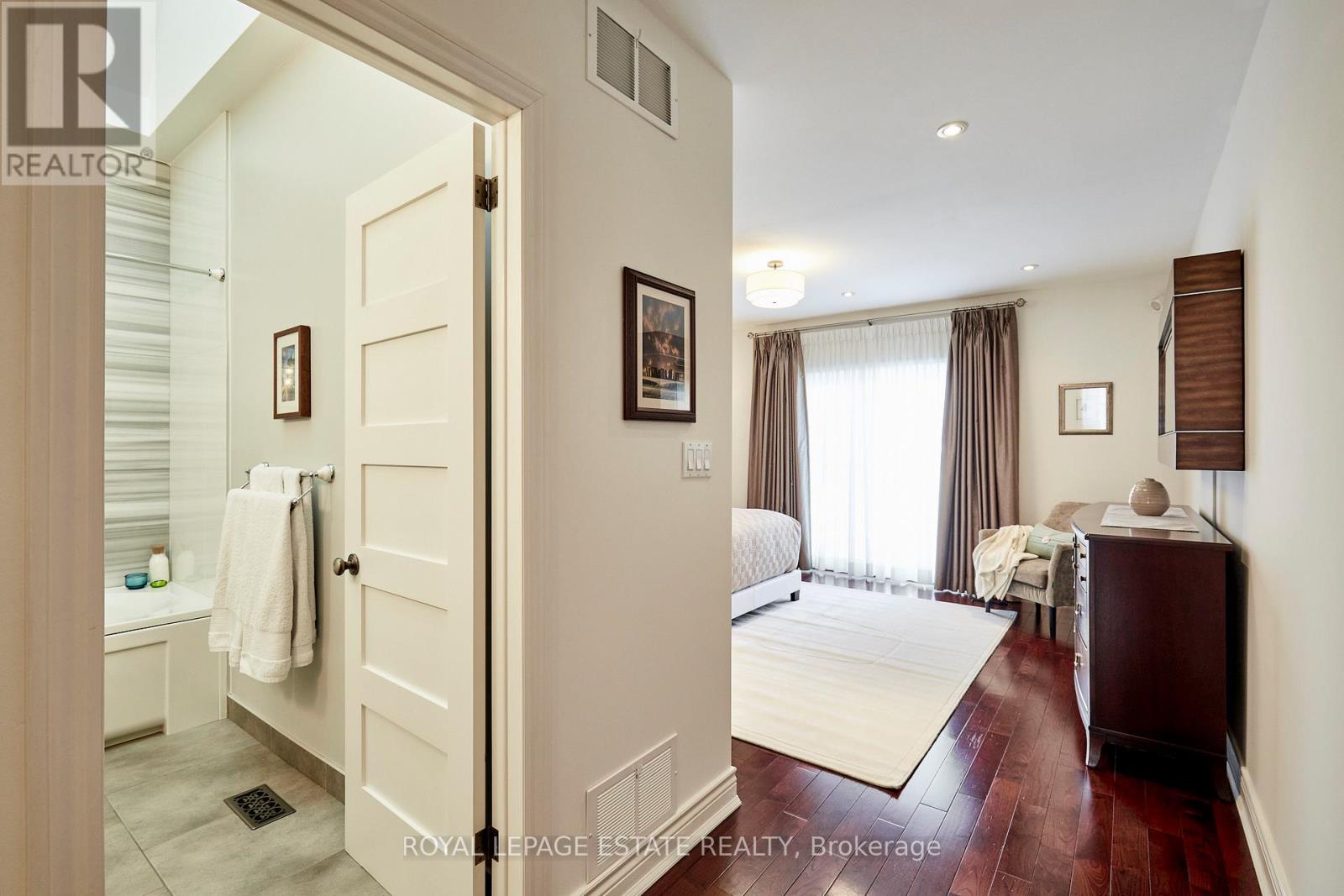 108 Barker Avenue, Toronto (Danforth Village-East York), Ontario  M4C 2N9 - Photo 14 - E12756608