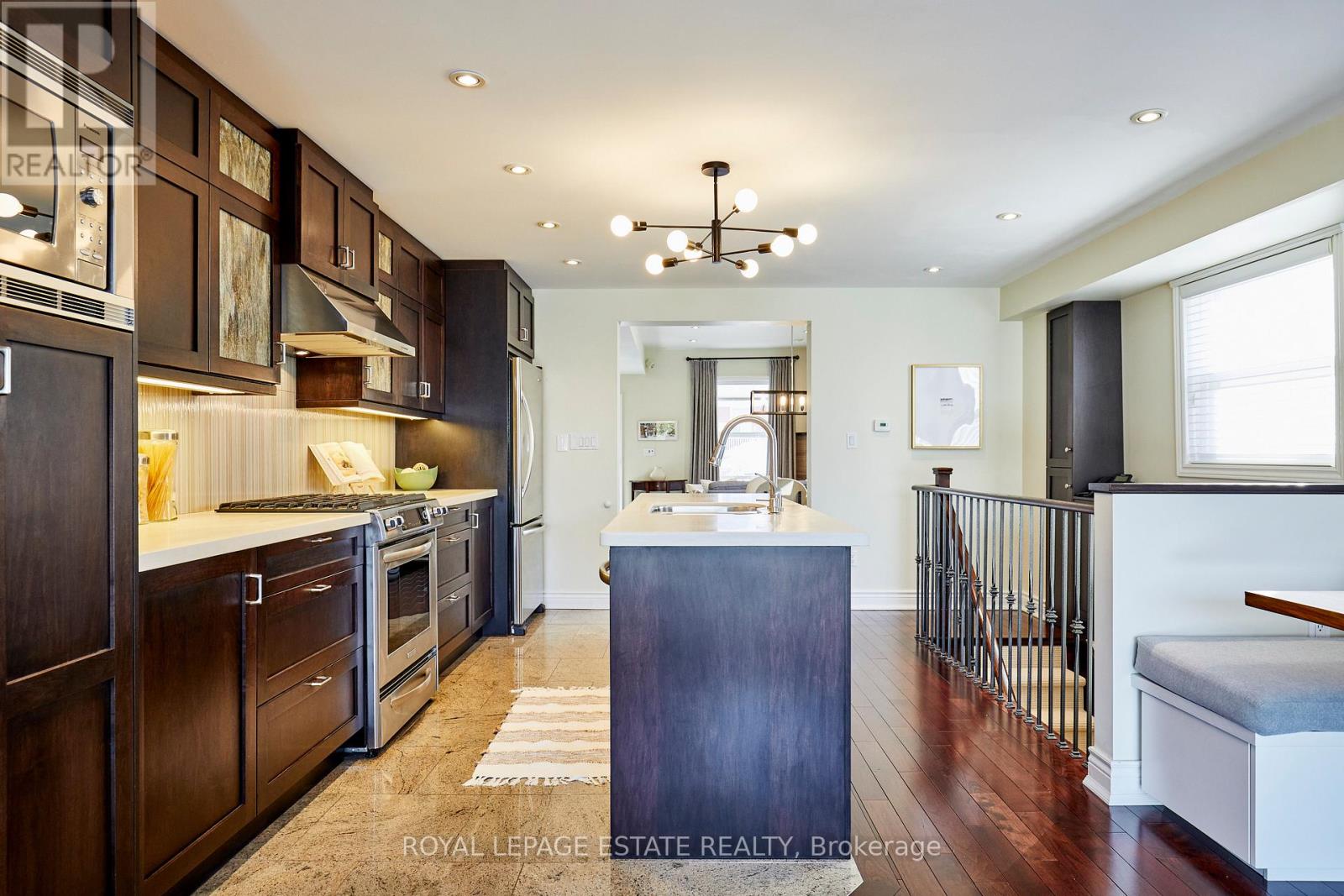 108 Barker Avenue, Toronto (Danforth Village-East York), Ontario  M4C 2N9 - Photo 6 - E12756608