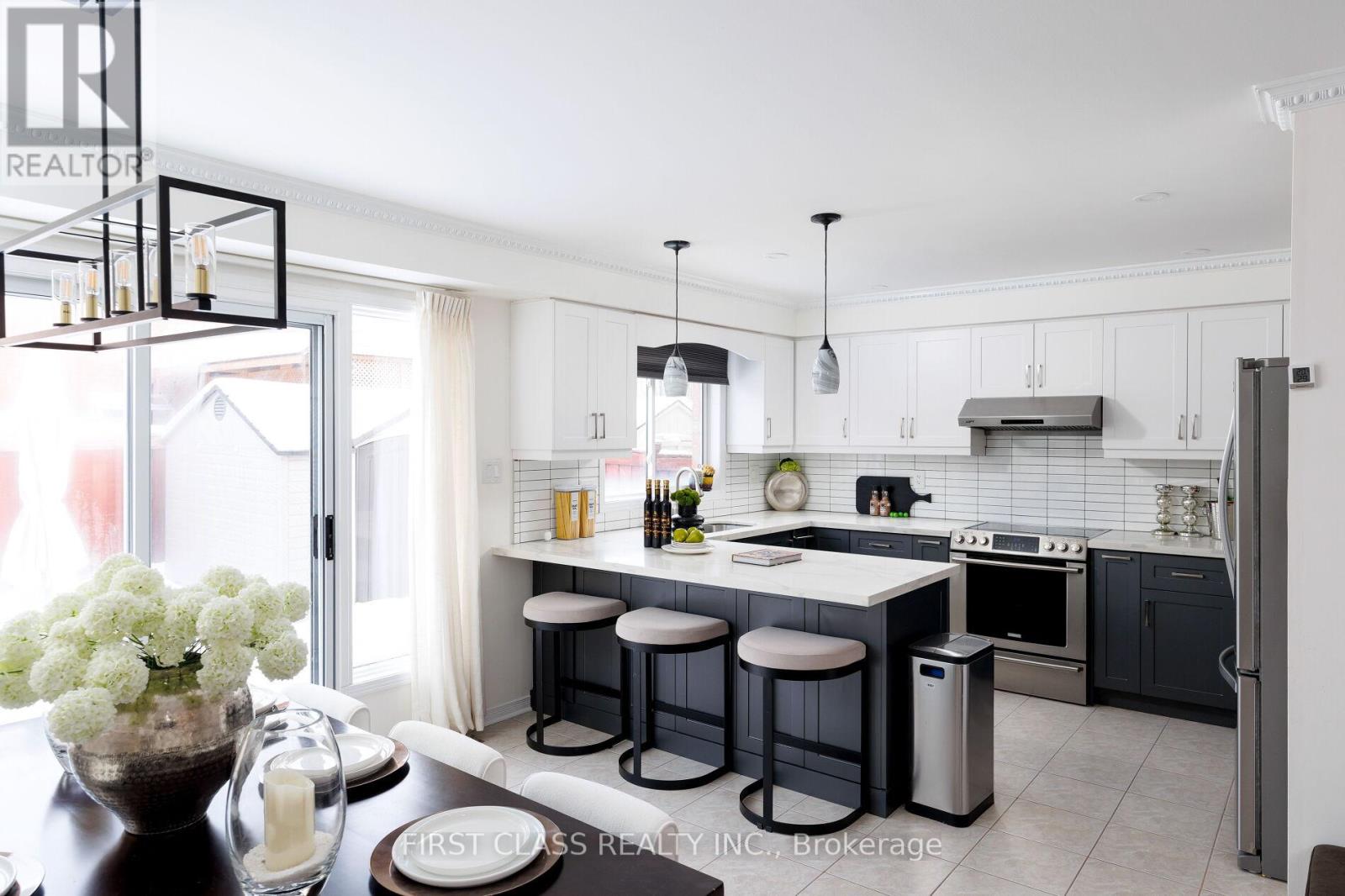 39 Dylan Street, Vaughan (Vellore Village), Ontario  L4H 2X6 - Photo 10 - N12756526