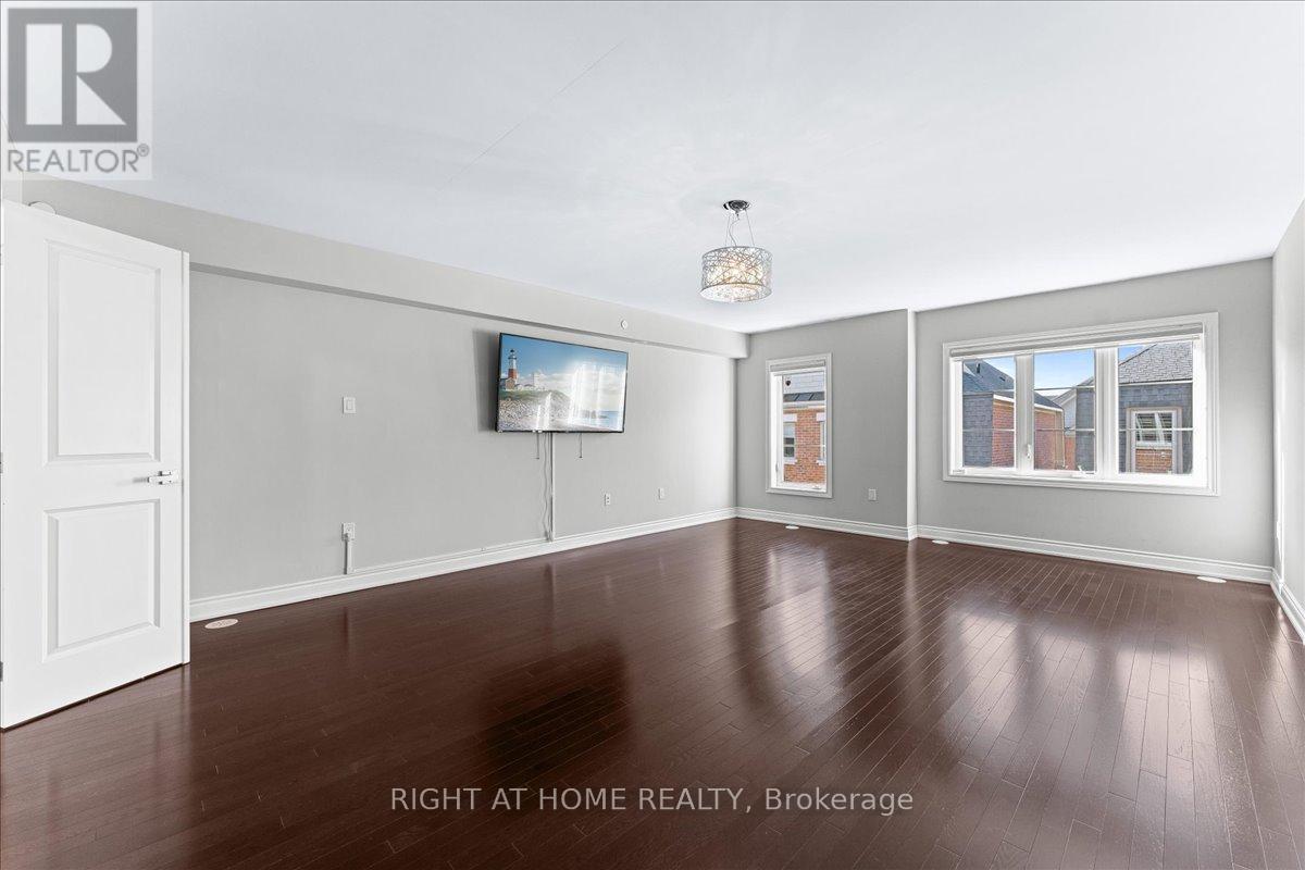 32 - 1331 Major Mackenzie Drive, Vaughan (Patterson), Ontario  L6A 4W4 - Photo 10 - N12756530