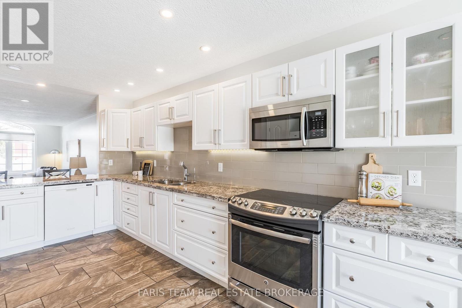 4 - 90 Thompsons Road, Penetanguishene, Ontario  L9M 2H1 - Photo 11 - S12756542