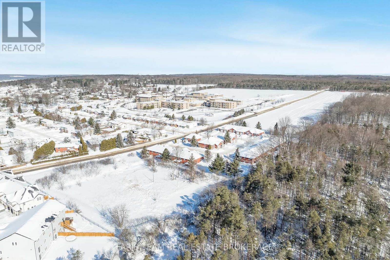 4 - 90 Thompsons Road, Penetanguishene, Ontario  L9M 2H1 - Photo 37 - S12756542