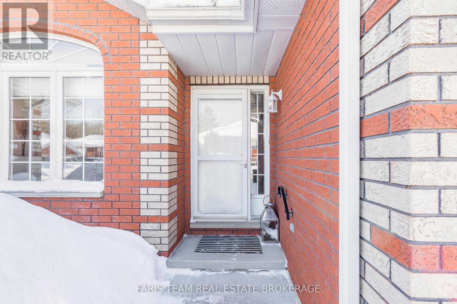 4 - 90 Thompsons Road, Penetanguishene, Ontario  L9M 2H1 - Photo 5 - S12756542