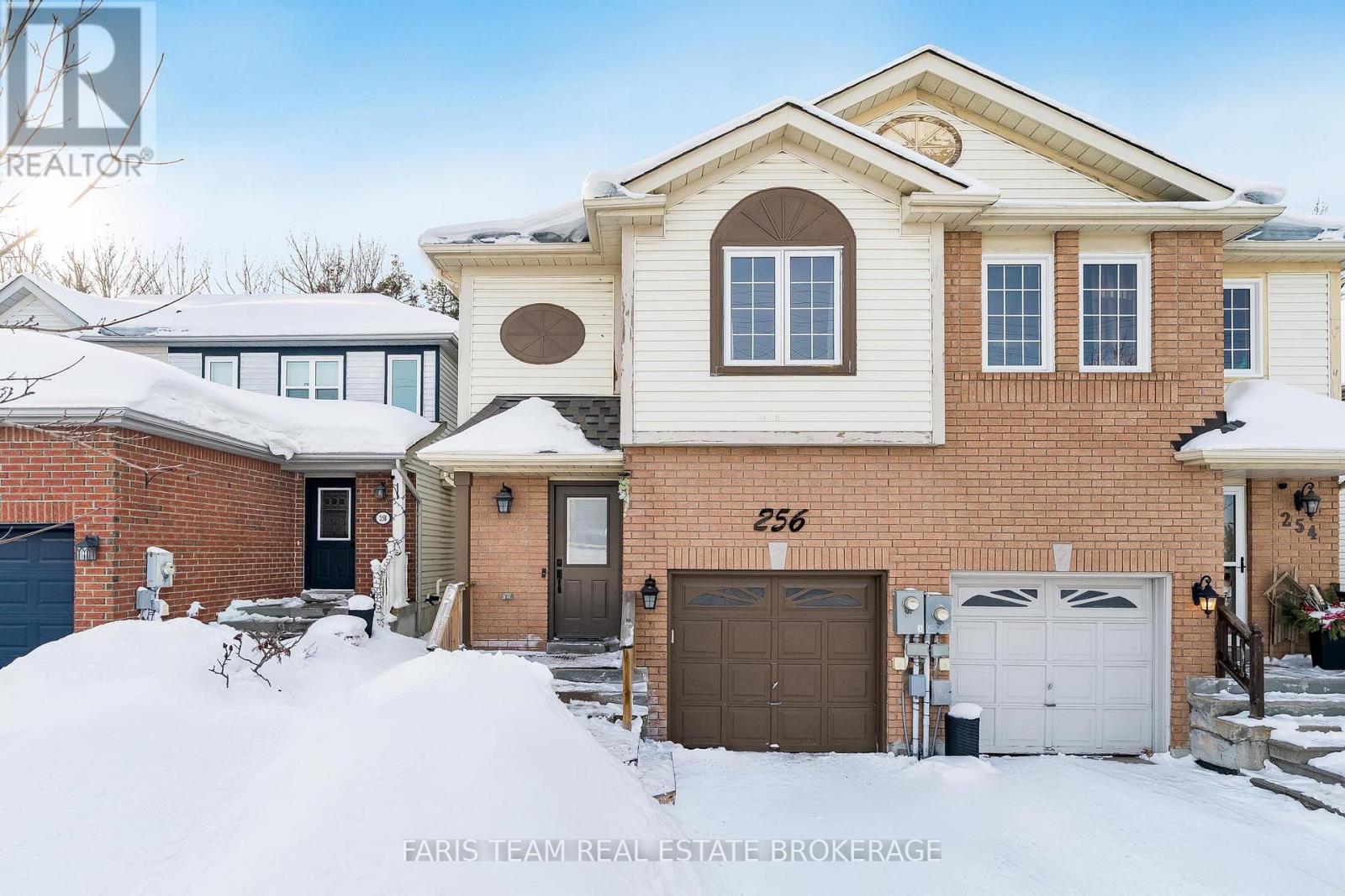 256 Ferndale Drive S, Barrie (Ardagh), Ontario  L4N 8J9 - Photo 2 - S12756568