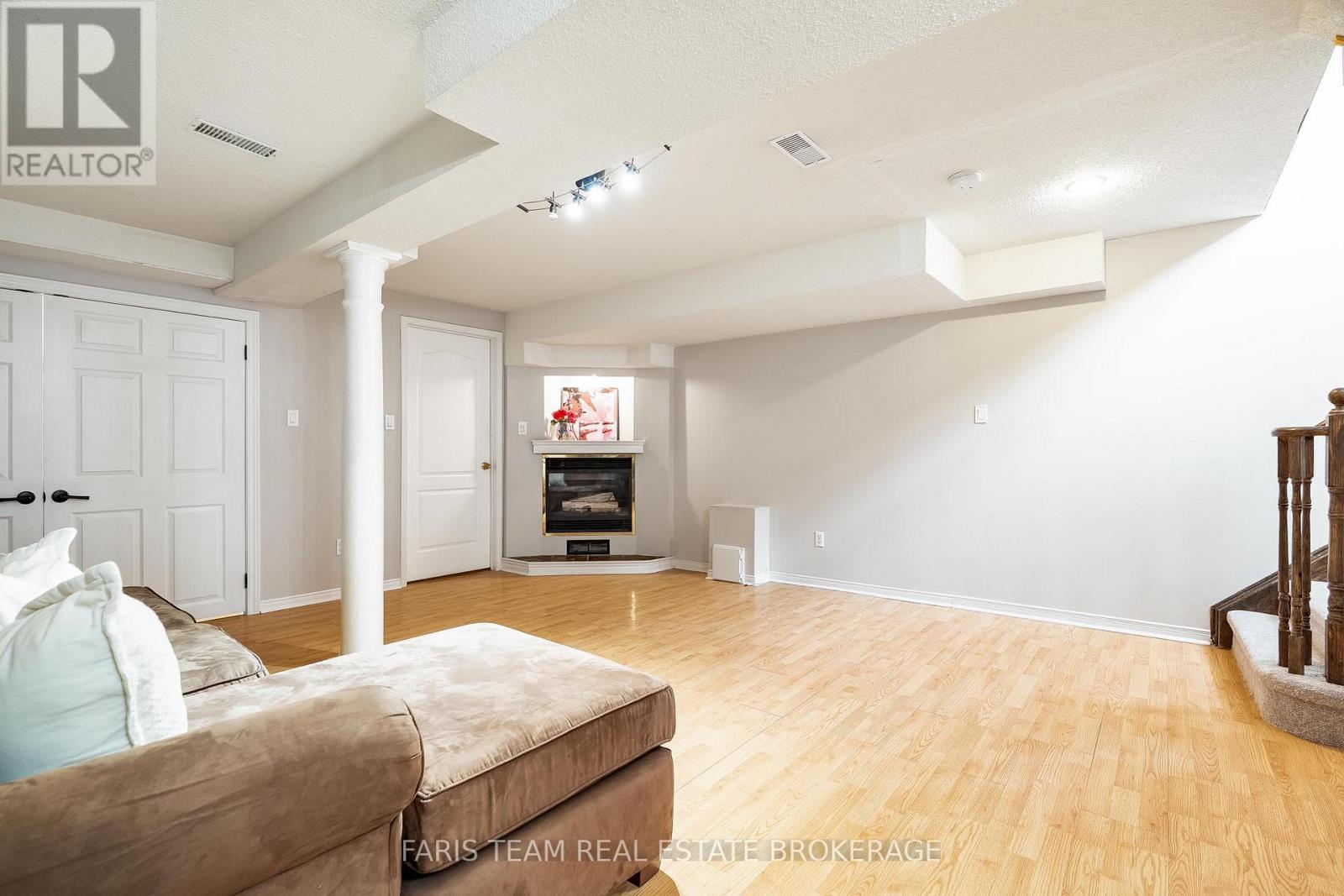 256 Ferndale Drive S, Barrie (Ardagh), Ontario  L4N 8J9 - Photo 32 - S12756568