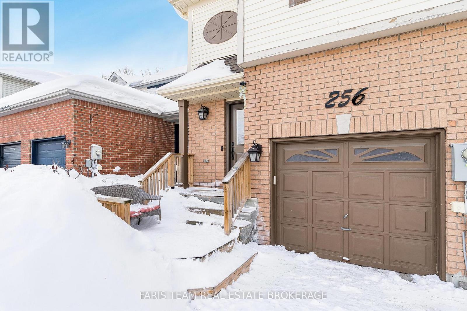256 Ferndale Drive S, Barrie (Ardagh), Ontario  L4N 8J9 - Photo 4 - S12756568
