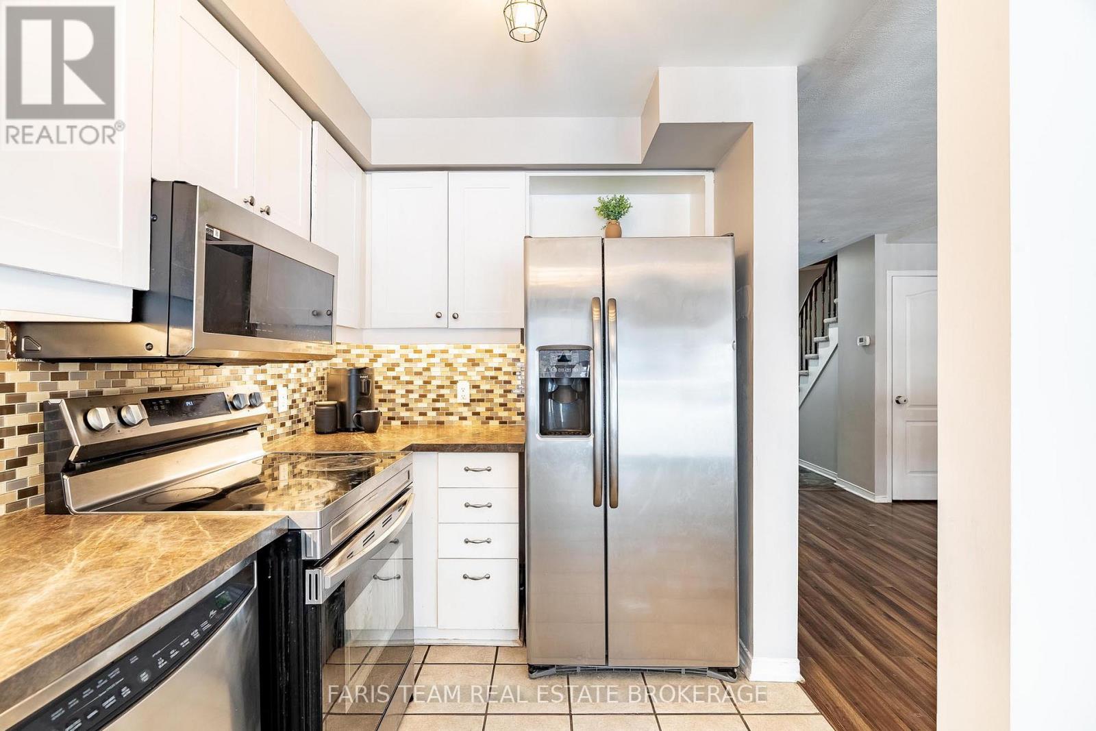 256 Ferndale Drive S, Barrie (Ardagh), Ontario  L4N 8J9 - Photo 6 - S12756568