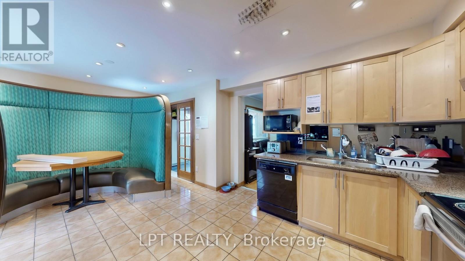 3431 Dorcas Street, Mississauga, Ontario  L4T 1M9 - Photo 6 - W12756578