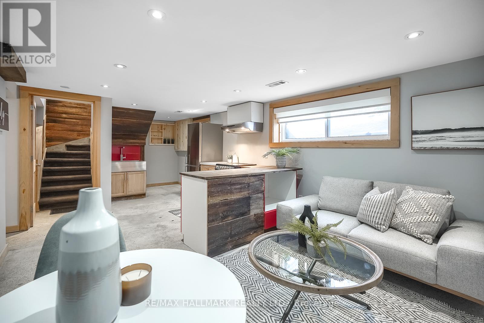 Lower - 6 Thirty First Street, Toronto (Long Branch), Ontario  M8W 3E8 - Photo 4 - W12756604