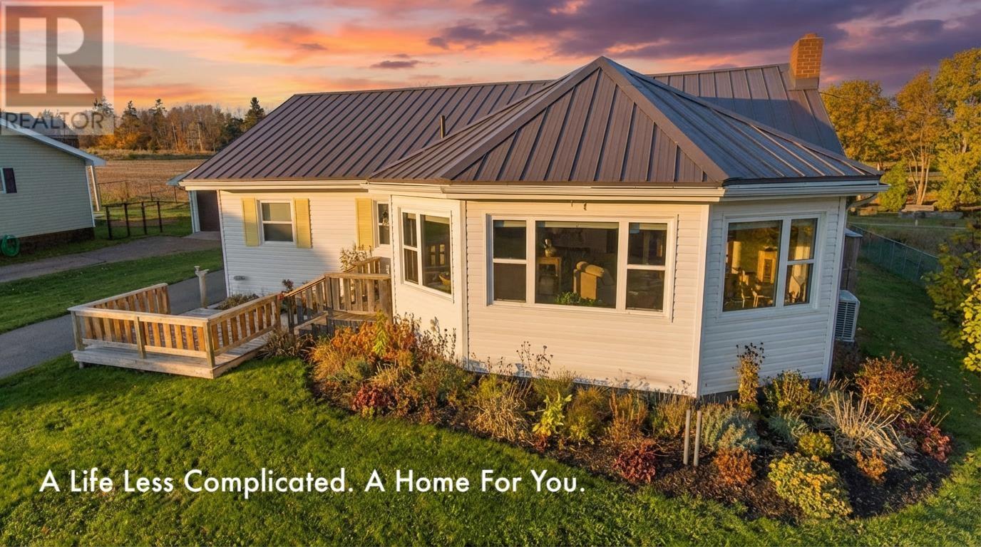 22 Hilltop Avenue, North Rustico, Prince Edward Island  C0A 1X0 - Photo 1 - 202602082