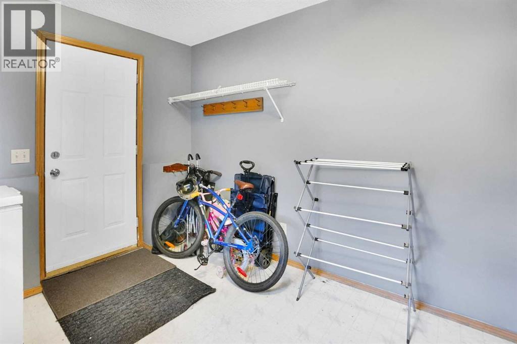 6934 Laguna Way Ne, Calgary, Alberta  T1Y 6W2 - Photo 21 - A2277480