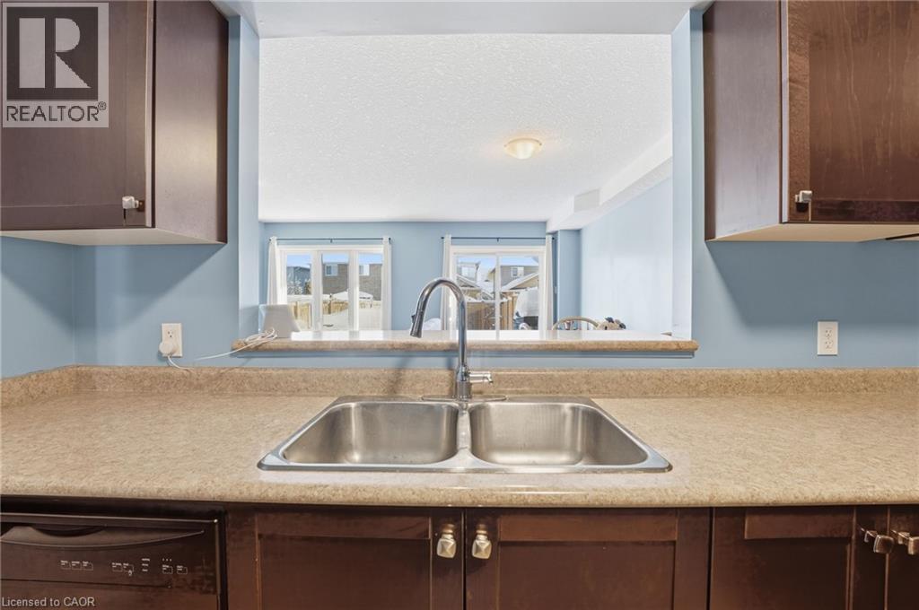 955 Zeller Crescent, Kitchener, Ontario  N2A 0C9 - Photo 8 - 40801588