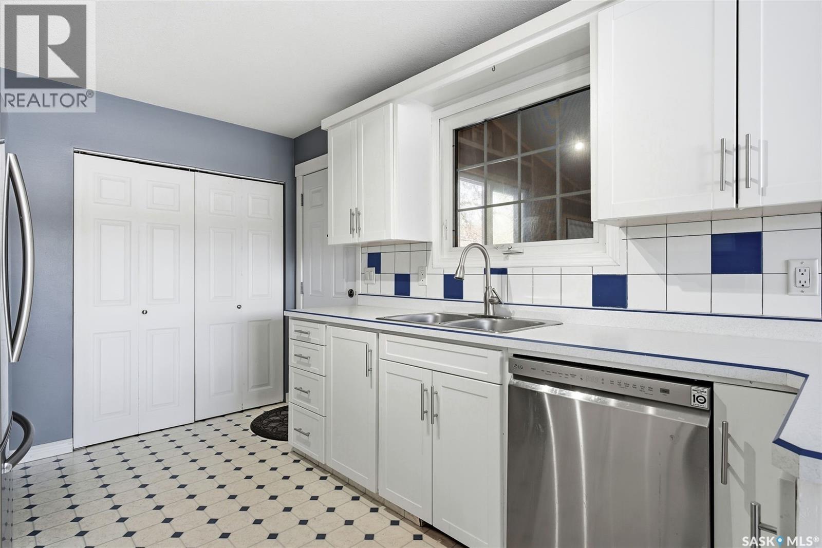 2504 Grant Road, Regina, Saskatchewan  S4S 5E6 - Photo 10 - SK027841