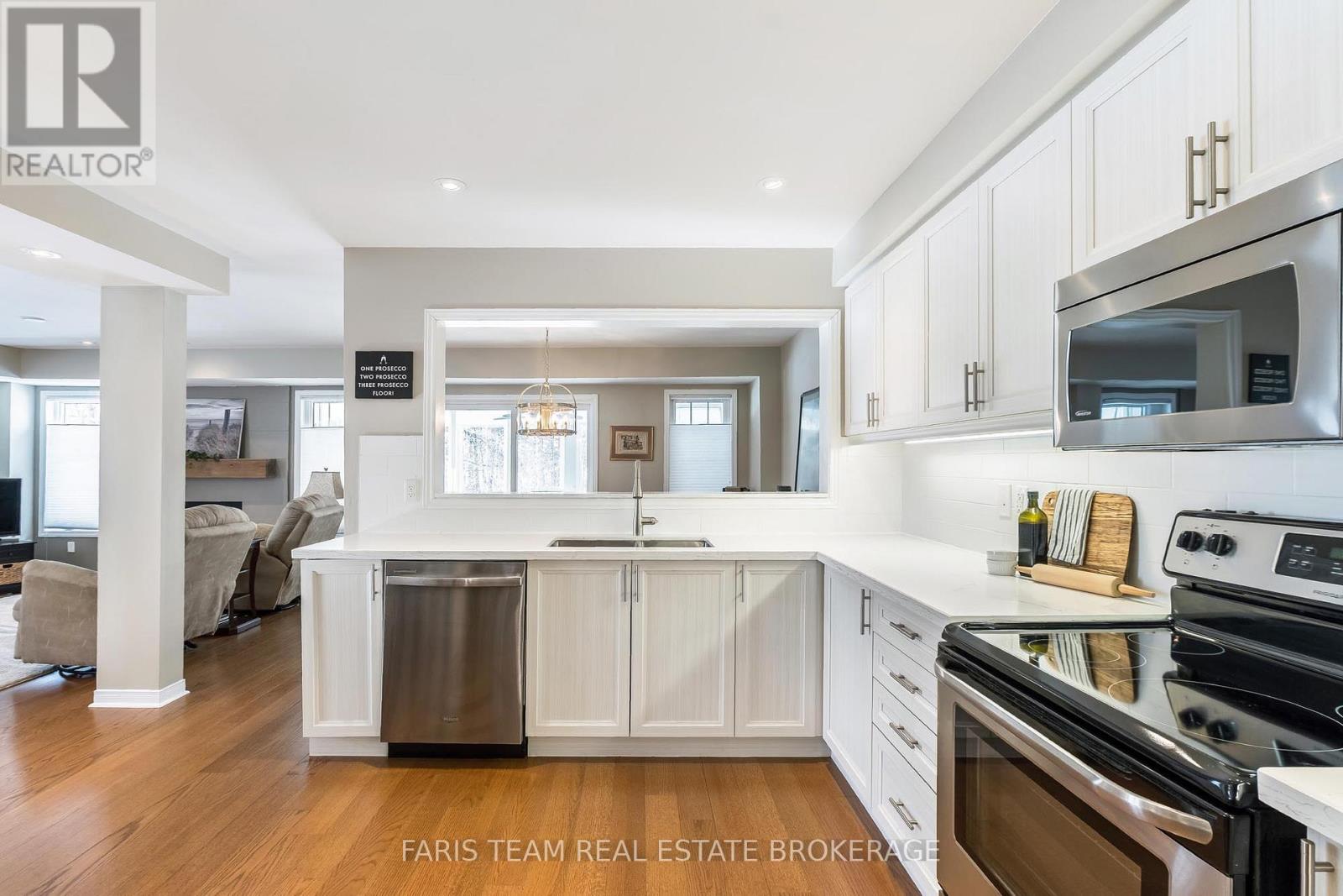 28 Masters Crescent, Georgian Bay (Baxter), Ontario  L0K 1S0 - Photo 10 - X12756556