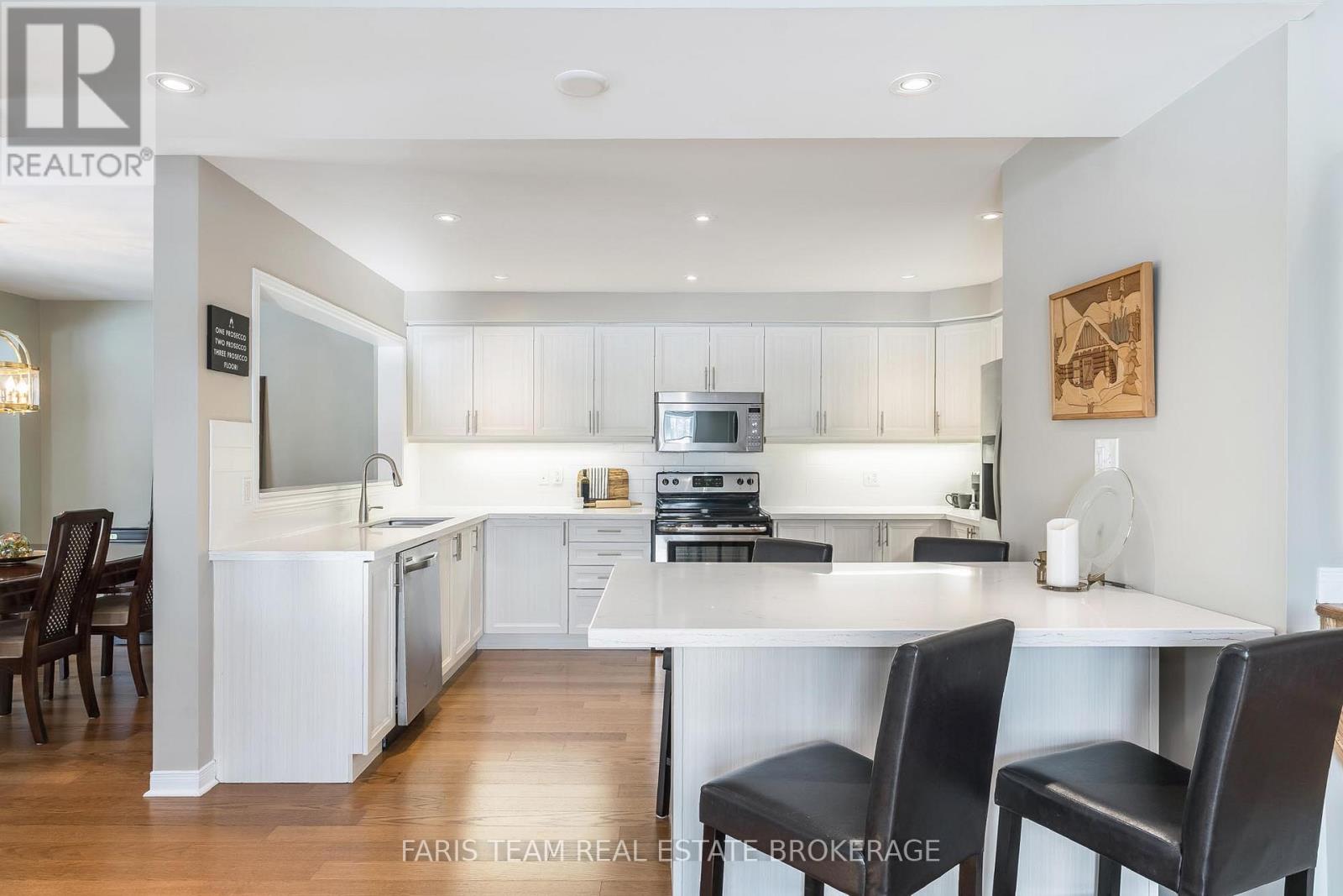 28 Masters Crescent, Georgian Bay (Baxter), Ontario  L0K 1S0 - Photo 5 - X12756556