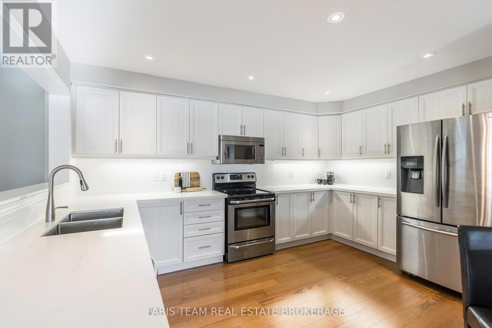 28 Masters Crescent, Georgian Bay (Baxter), Ontario  L0K 1S0 - Photo 6 - X12756556