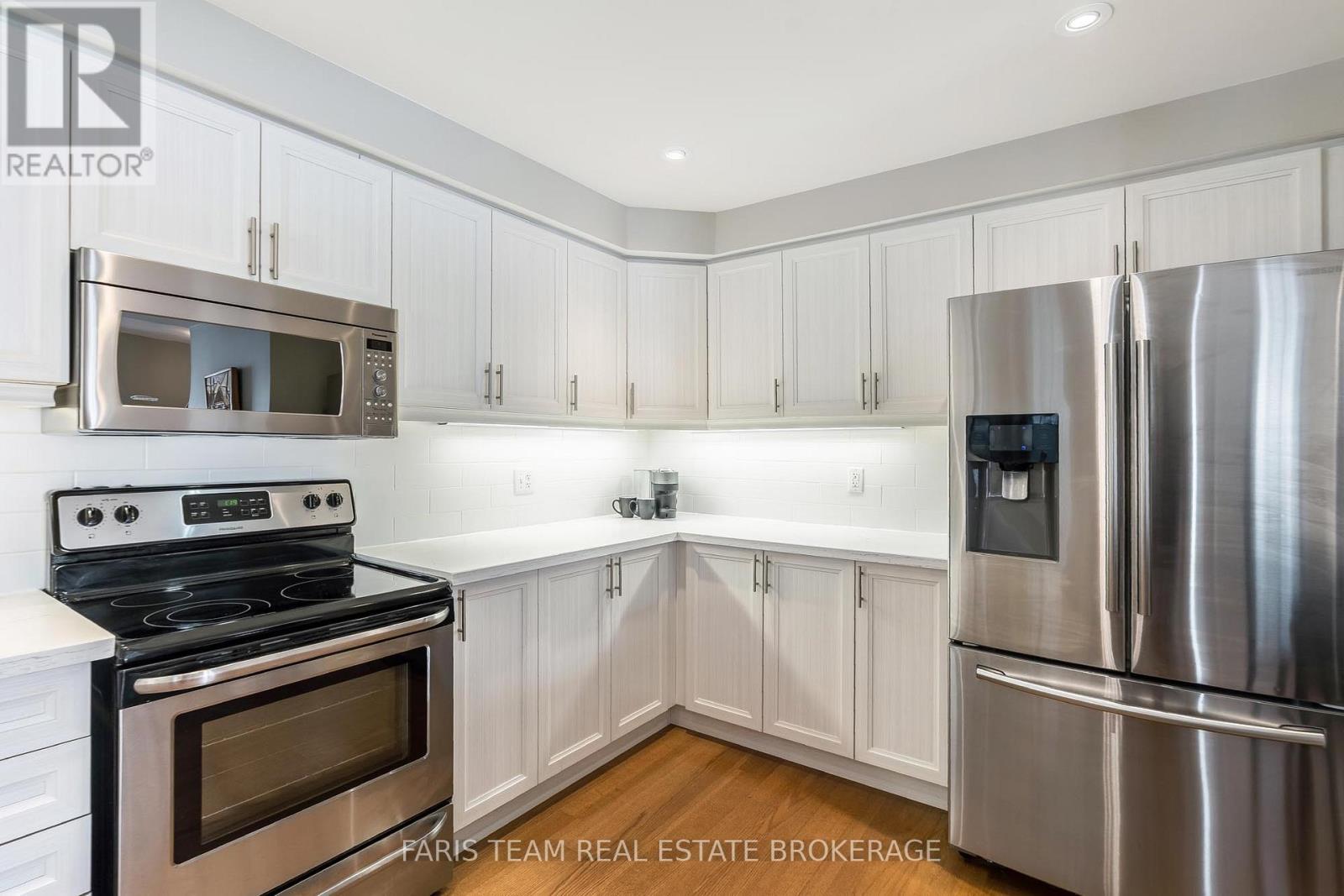 28 Masters Crescent, Georgian Bay (Baxter), Ontario  L0K 1S0 - Photo 8 - X12756556