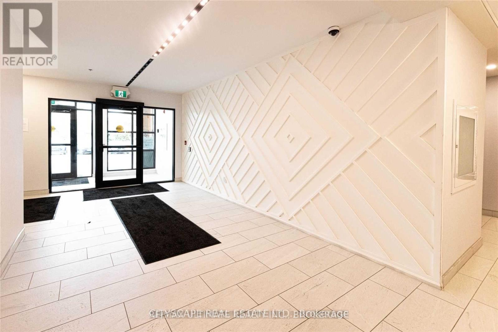 138 - 110 Fergus Avenue, Kitchener, Ontario  N2A 2H2 - Photo 2 - X12756558