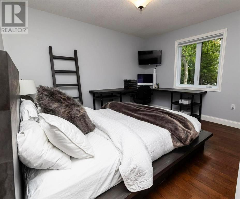 857 Sunnyside Beach Rd, Sault Ste. Marie, Ontario  P6A 6K4 - Photo 38 - SM260217