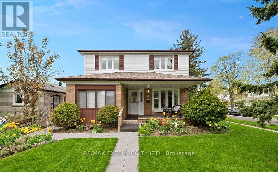 8 MIDCROFT DRIVE, Toronto, Ontario