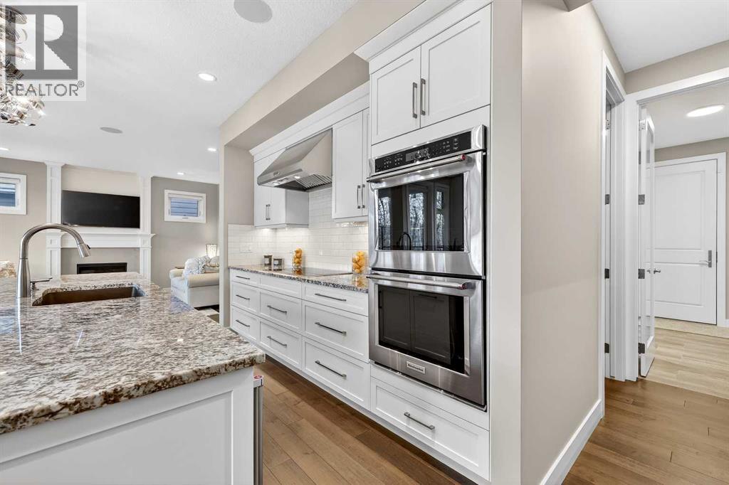 25 Rock Lake Heights Nw, Calgary, Alberta  T3G 0G1 - Photo 12 - A2275743