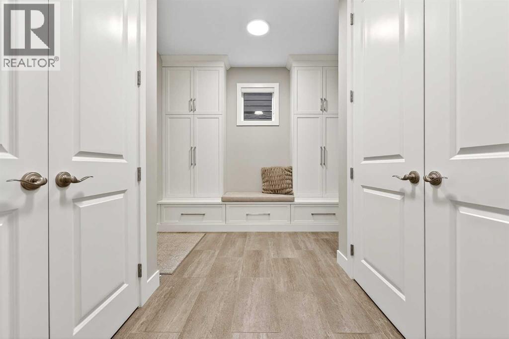 25 Rock Lake Heights Nw, Calgary, Alberta  T3G 0G1 - Photo 18 - A2275743