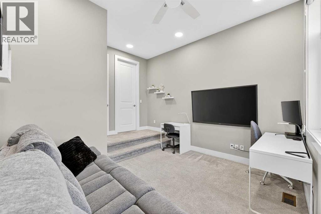 25 Rock Lake Heights Nw, Calgary, Alberta  T3G 0G1 - Photo 35 - A2275743