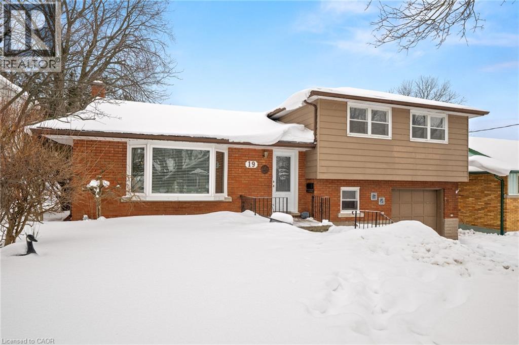 19 Perkell Place, Kitchener, Ontario  N2B 1J3 - Photo 2 - 40802848