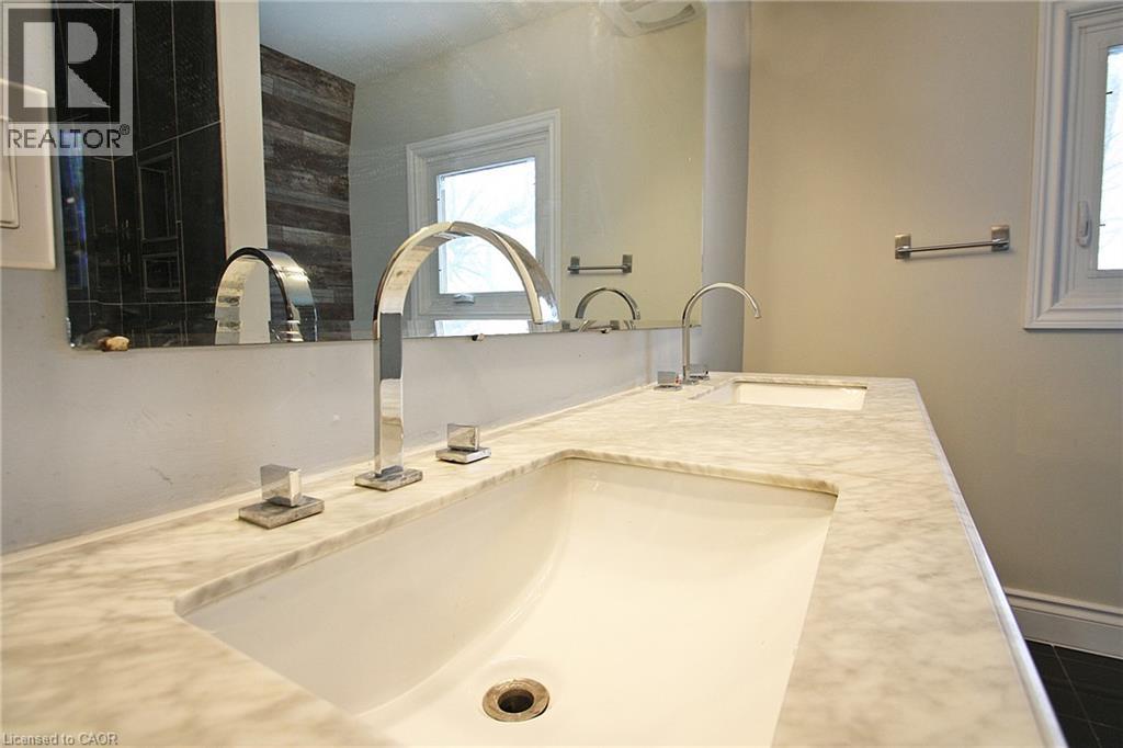 129 Hillyard Street, Hamilton, Ontario  L8L 6B5 - Photo 16 - 40802434