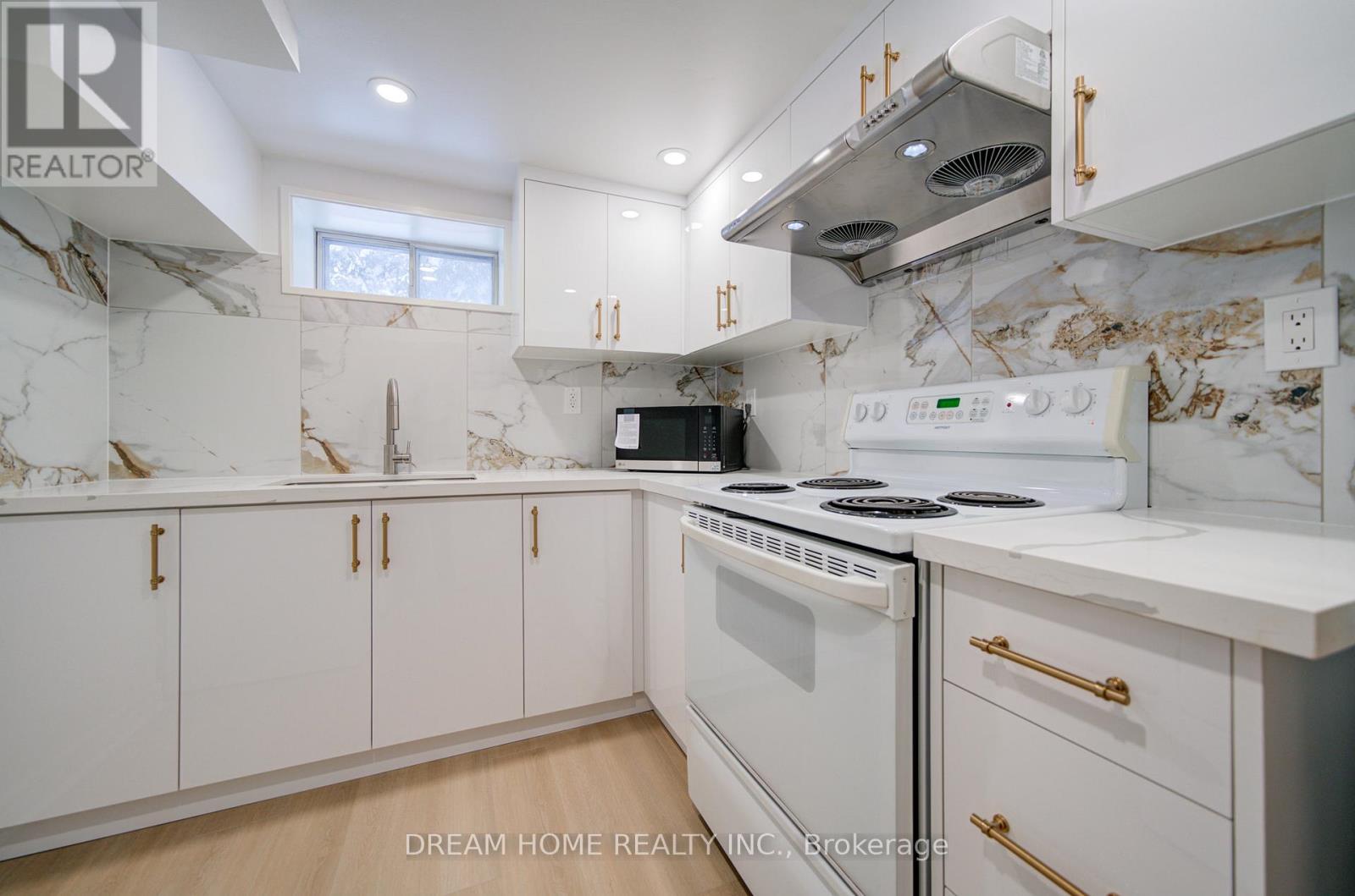 Bsmt Room A - 40 Marathon Crescent, Toronto (Newtonbrook West), Ontario  M2R 2L7 - Photo 5 - C12754288