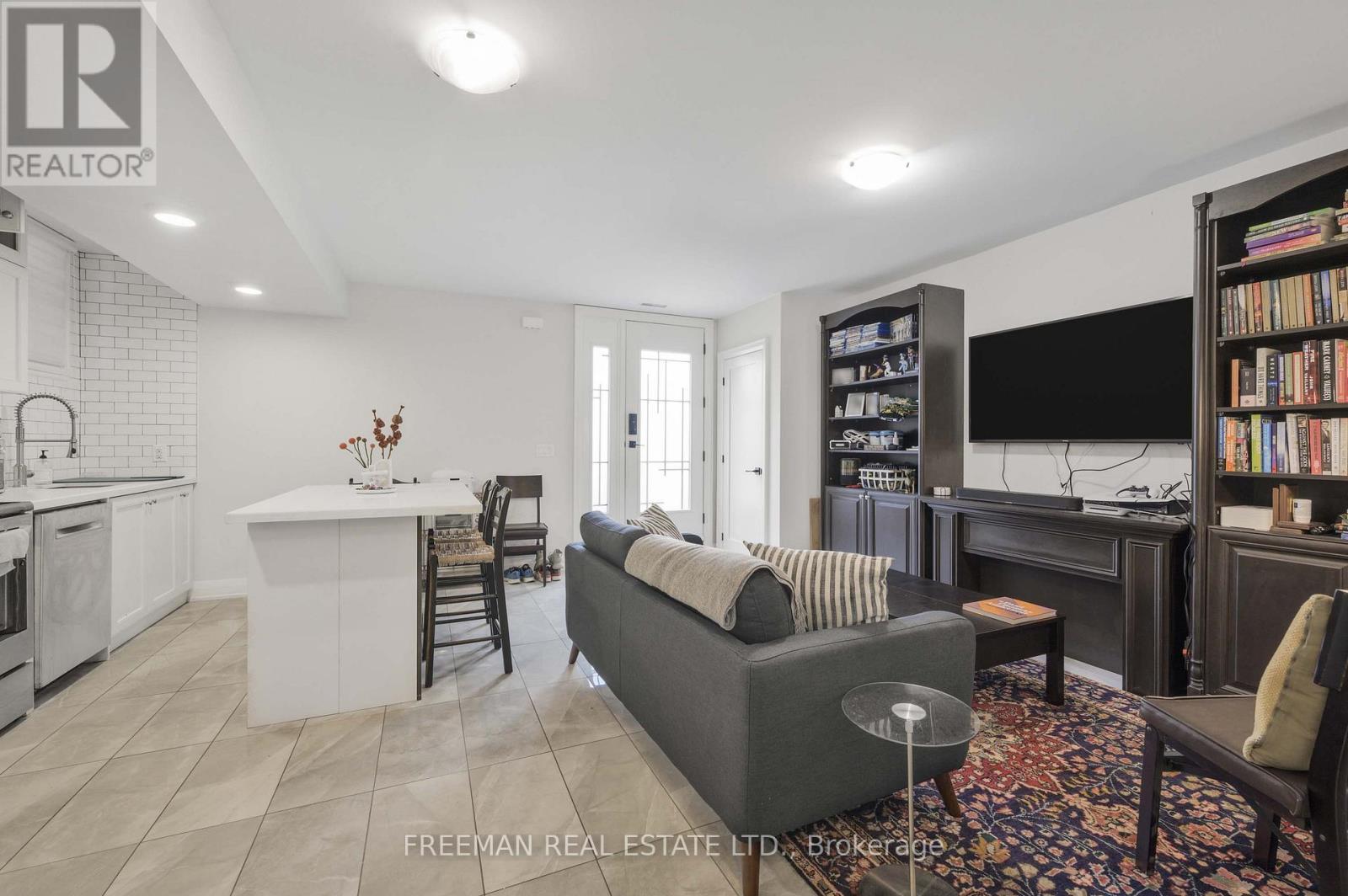 49 Beatrice Street, Toronto (Trinity-Bellwoods), Ontario  M6J 2T2 - Photo 30 - C12754290