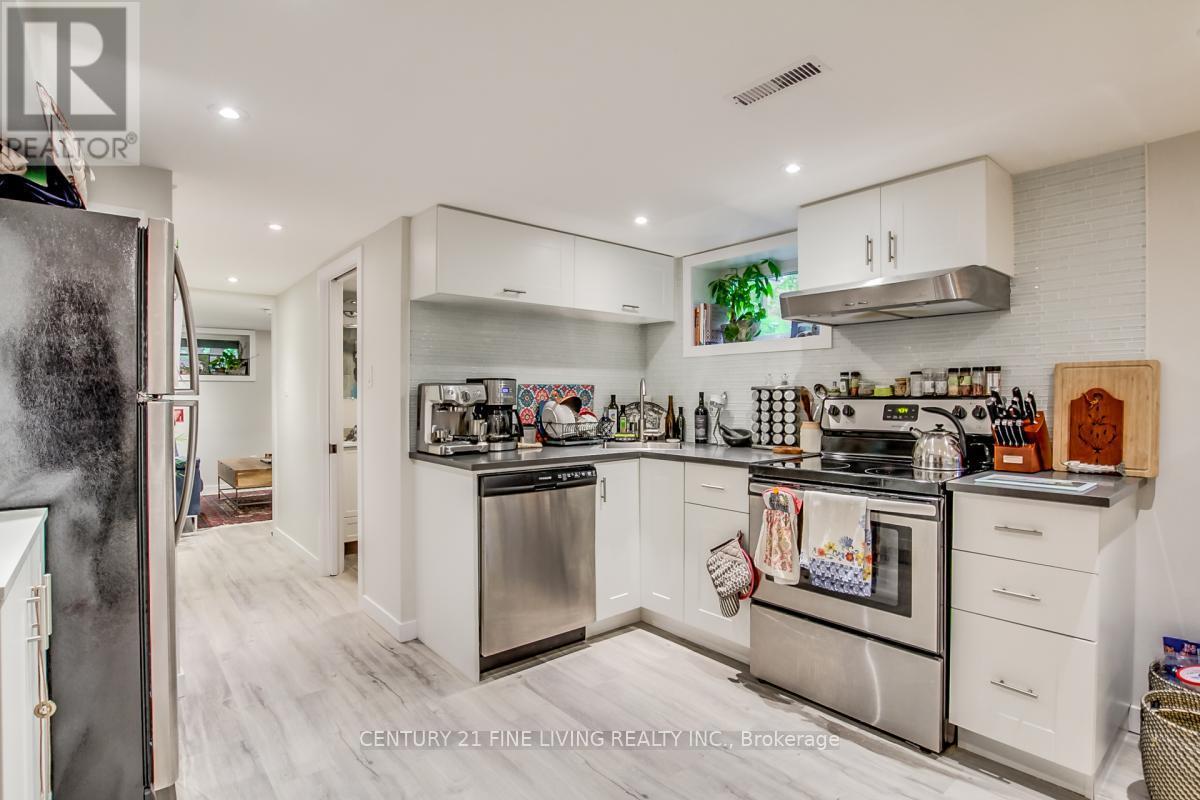 Lower - 52 Kenwood Avenue, Toronto (Humewood-Cedarvale), Ontario  M6C 2R9 - Photo 3 - C12754386