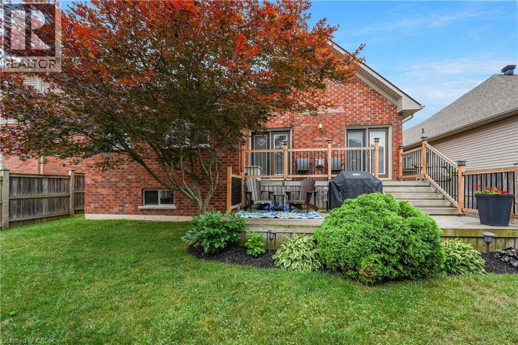 169 Central Avenue, Grimsby, Ontario  L3M 5T4 - Photo 2 - 40793308