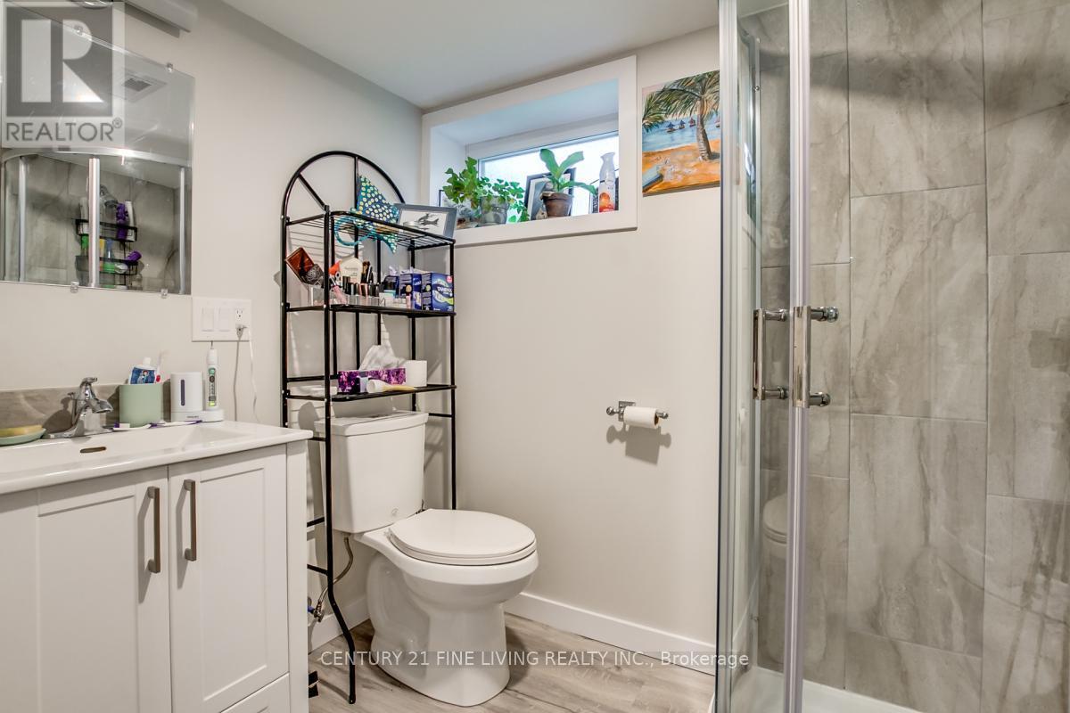 Lower - 52 Kenwood Avenue, Toronto (Humewood-Cedarvale), Ontario  M6C 2R9 - Photo 8 - C12754386