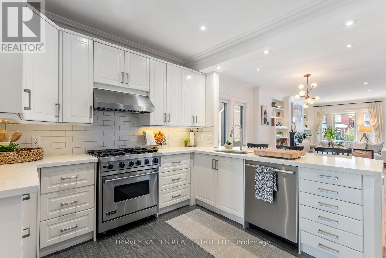 120 Fairlawn Avenue, Toronto, Ontario  M5M 1S8 - Photo 16 - C12754484